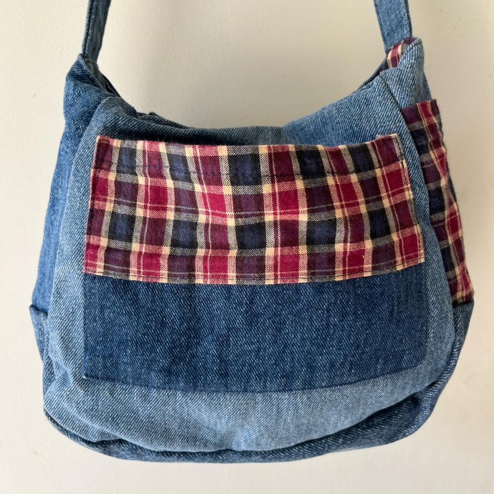 Hand Crafted Shoulder Bag - Picture 2 of 6